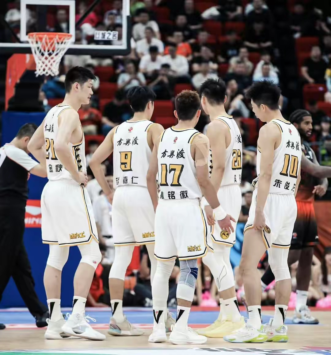 ky体育CBA常规赛国际比赛日再迎强敌，巴黎圣日耳曼队长鼓劲，主帅态度——引发热议，球队文化再被提及的简单介绍